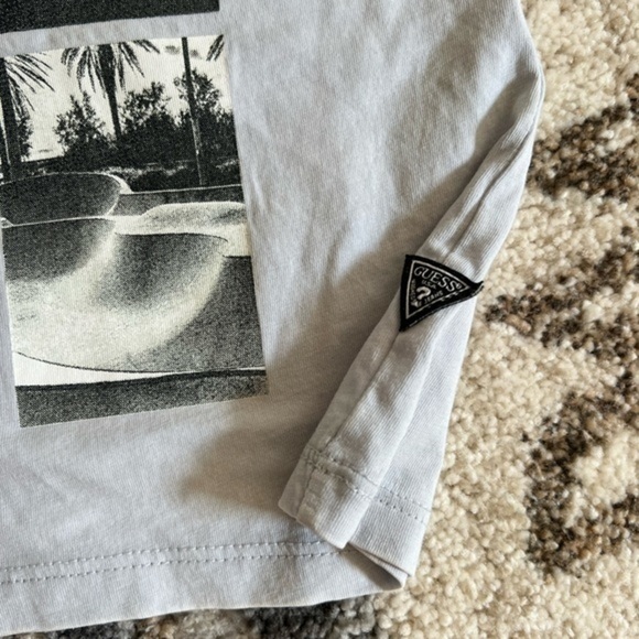 Guess t-shirt sz M - Picture 7 of 8